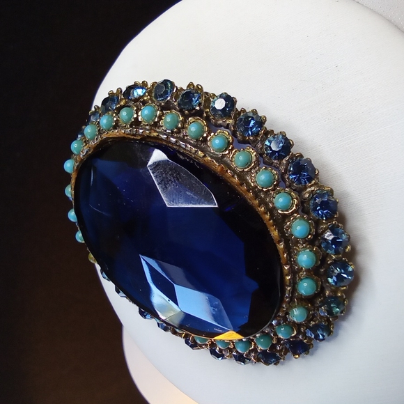 Vintage Large Czech Blue Glass and Rhinestone Pendant Brooch in Antique Gold - Picture 2 of 10